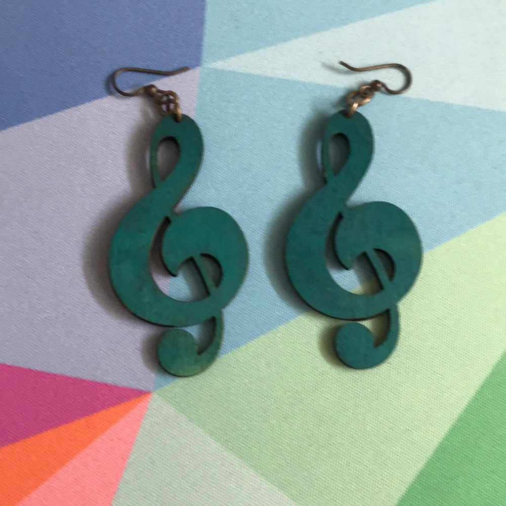 Music earrings